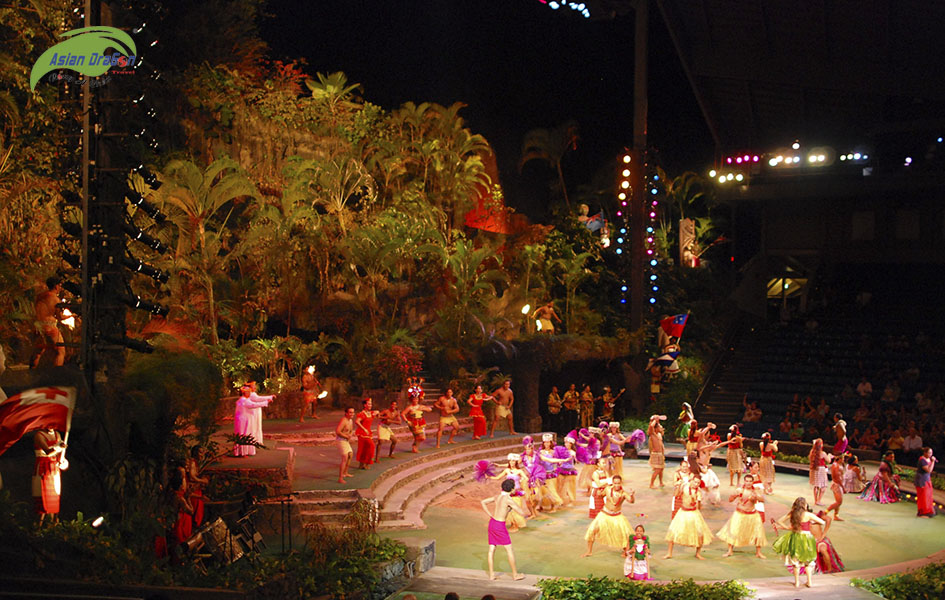 Chương trình biểu diễn Polynesian Dancing Showing